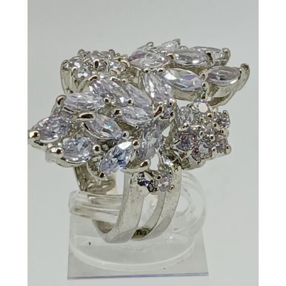 Vintage Ring Size 6.5 Silver Tone White Gold GP Sim Diamond CZ Cluster Cocktail - Picture 2 of 10
